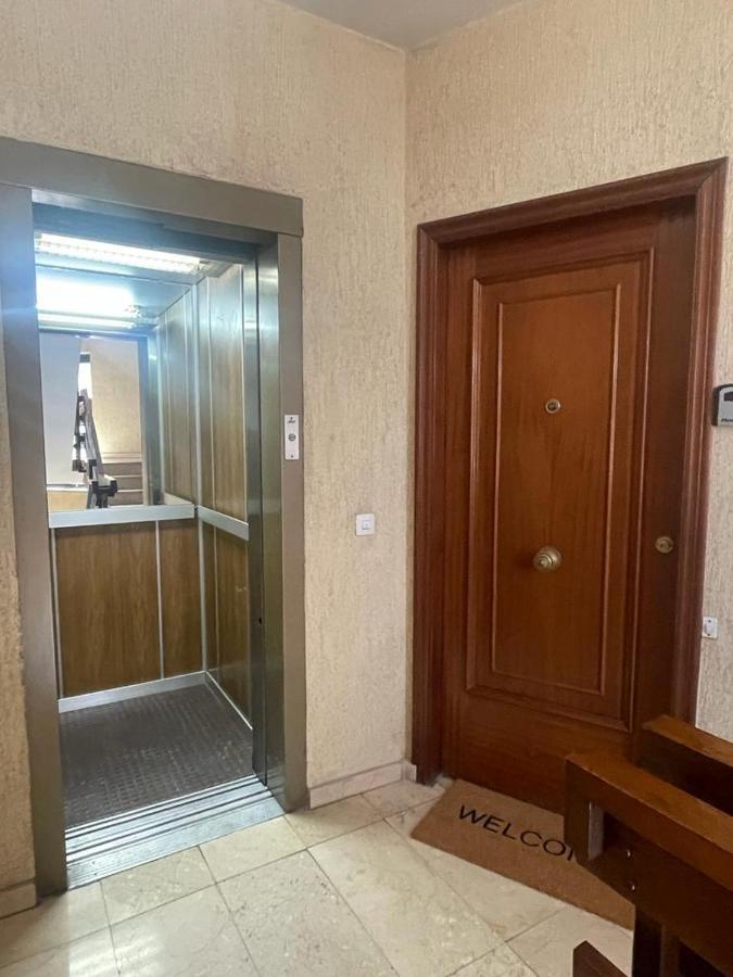Apartamentos Gyc Vistas A Santo Domingo Леон Екстер'єр фото